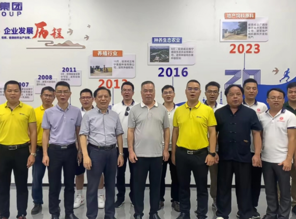 ������ѧ����У�ѻ�᳤��¡��һ�е���˾���н���